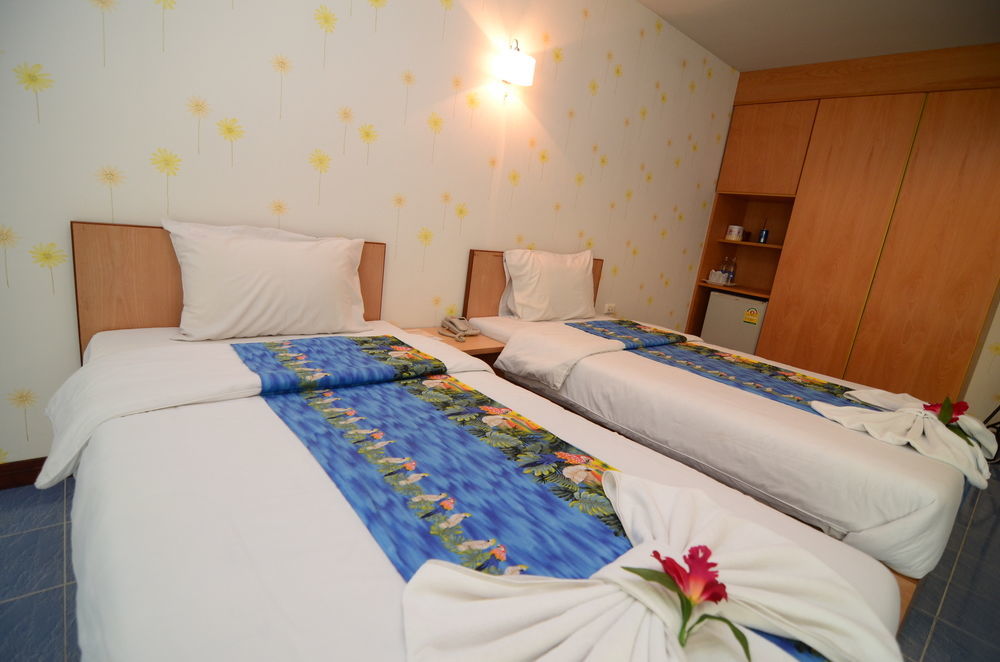 Oyo 257 Sea Paradise Hotel Sattahip Buitenkant foto